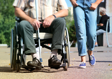 Ascenseur pour handicapé : quelle norme doit être respectée ?